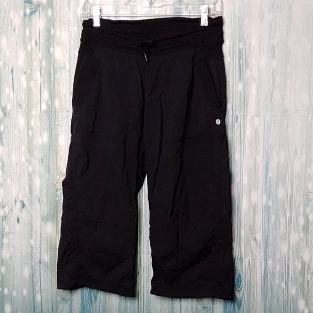 Lululemon capris black small